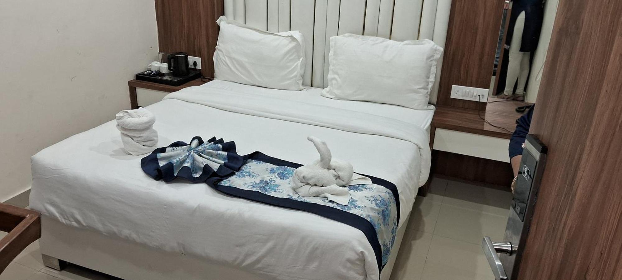 Hotel Shree Radha Krishna Varanasi