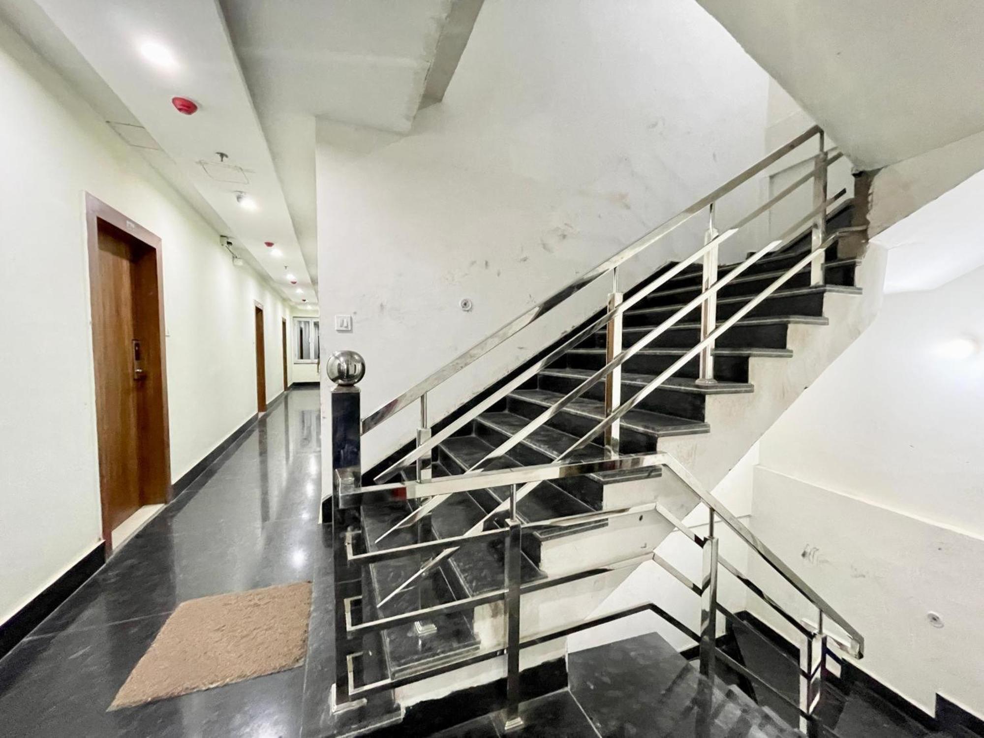 Hotel Shree Radha Krishna Varanasi