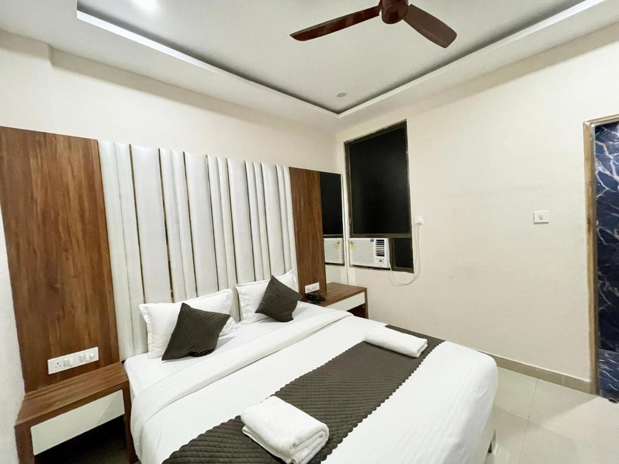 Shree Radha Krishna Hotel Varanasi